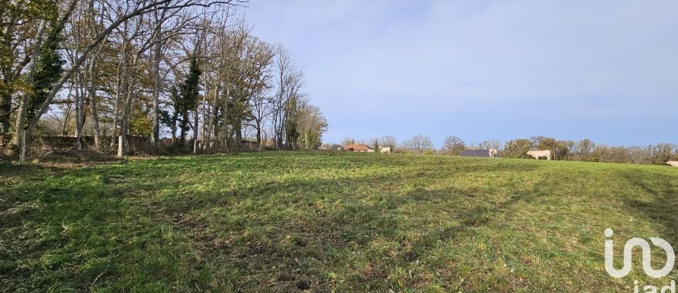 Terrain de 2 500 m² à Saint-Michel-de-Veisse (23480)