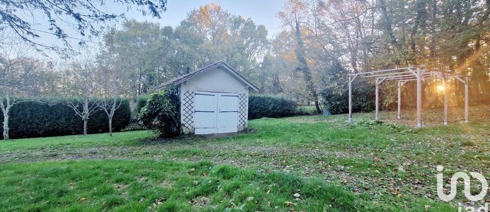 Maison de campagne 6 pièces de 123 m² à Manzac-sur-Vern (24110)