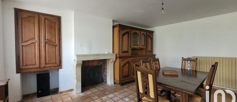 Village house 6 rooms of 155 m² in Ainay-le-Château (03360)