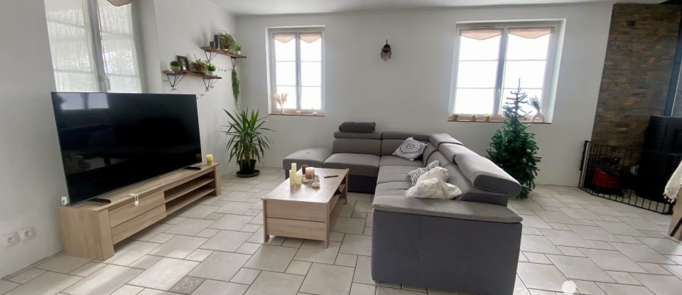 Maison 5 pièces de 113 m² à Buros (64160)