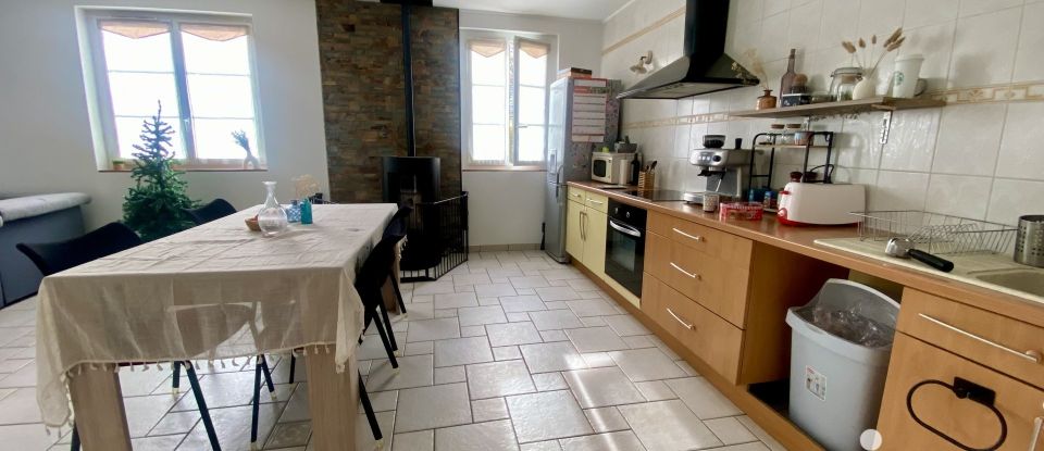 Maison 5 pièces de 113 m² à Buros (64160)