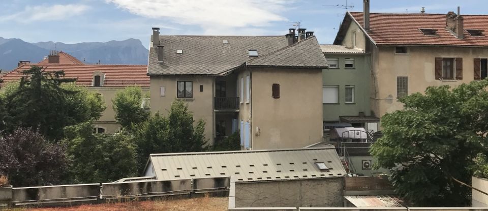 Appartement 3 pièces de 79 m² à Embrun (05200)