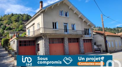 Maison traditionnelle 10 pièces de 188 m² à Saint-Martin-de-Valamas (07310)