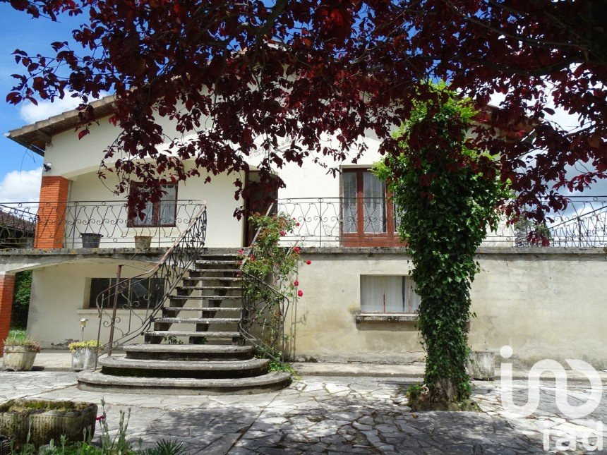 Country house 4 rooms of 130 m² in Cadours (31480)