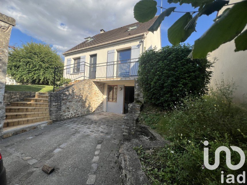 House 5 rooms of 90 m² in Choisy-en-Brie (77320)