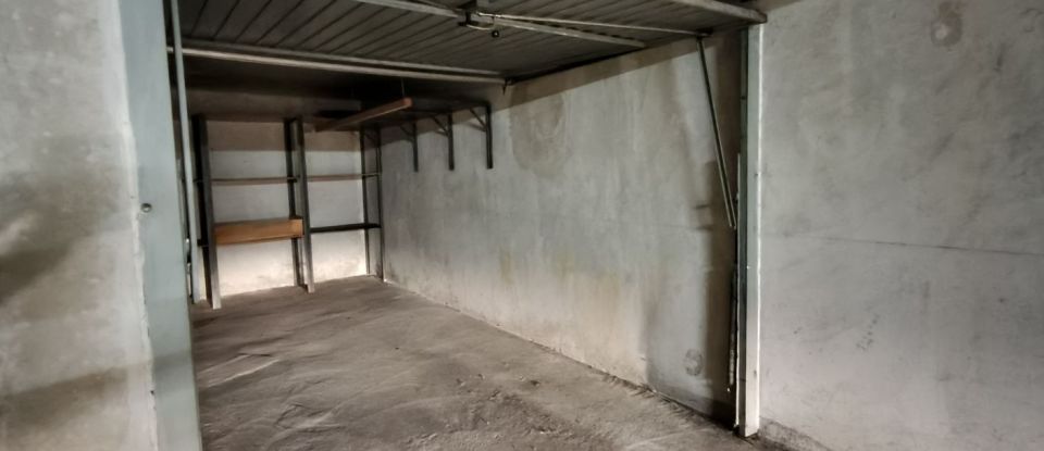 Parking/garage/box de 15 m² à Melun (77000)