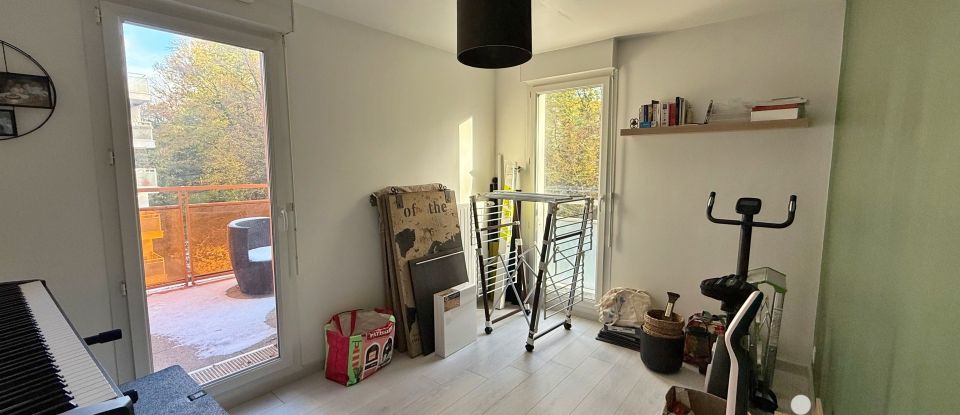 Apartment 4 rooms of 77 m² in Viry-Châtillon (91170)