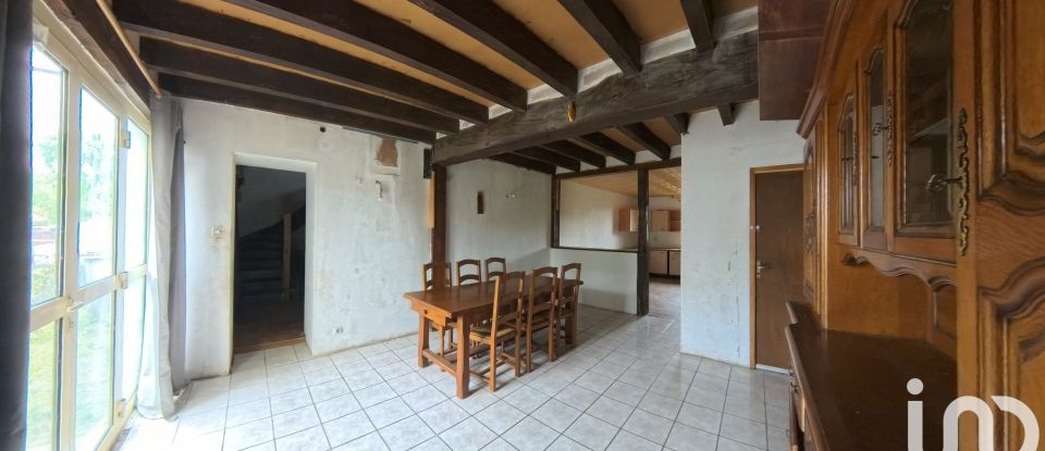 Traditional house 7 rooms of 155 m² in Saint-Gérand-le-Puy (03150)