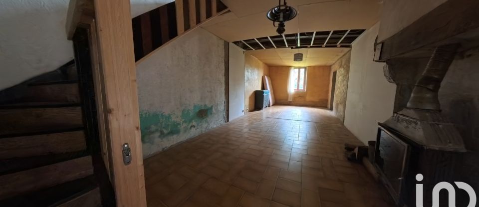 Traditional house 7 rooms of 155 m² in Saint-Gérand-le-Puy (03150)