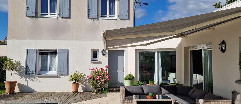 House 7 rooms of 178 m² in La Rochelle (17000)