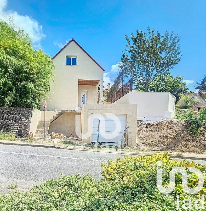 Maison 4 pièces de 130 m² à Bourges (18000)