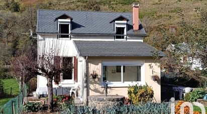 Maison 4 pièces de 56 m² à Saint-Martin-Valmeroux (15140)