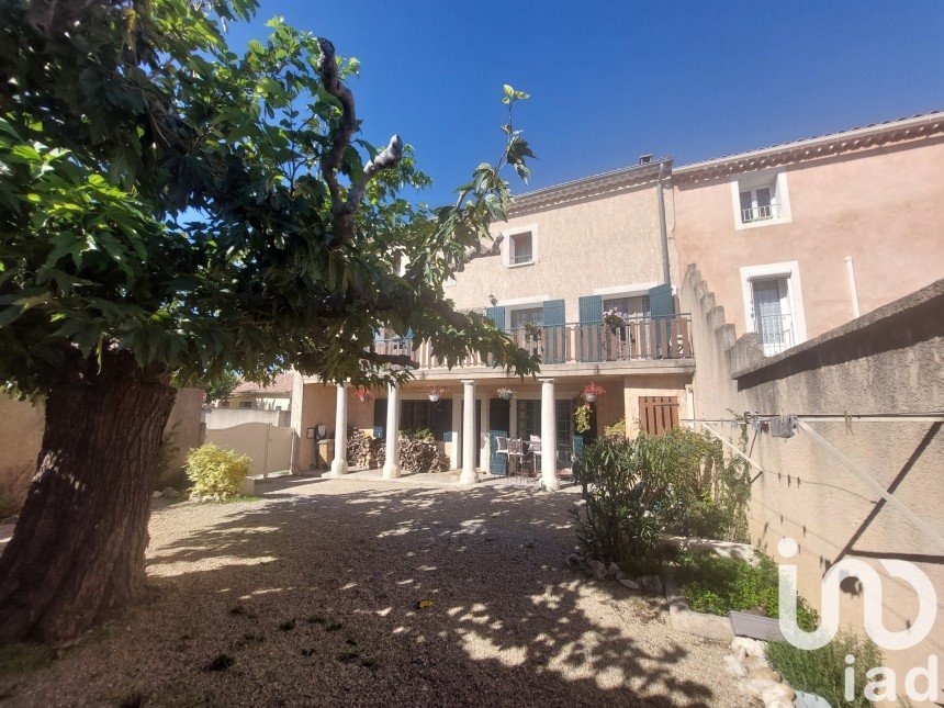 Maison traditionnelle 8 pièces de 258 m² à Morières-lès-Avignon (84310)