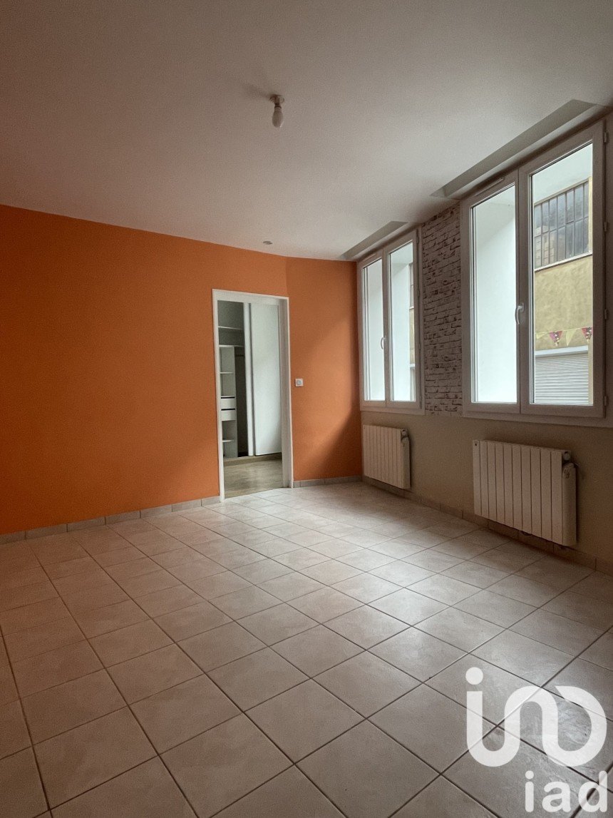 Appartement 3 pièces de 49 m² à Grandris (69870)