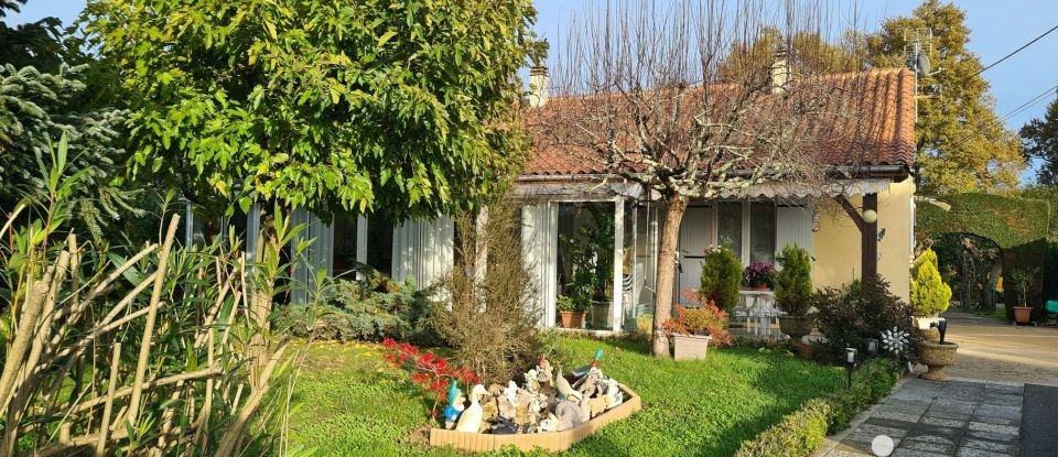 House 4 rooms of 92 m² in Saint-Pierre-d'Eyraud (24130)