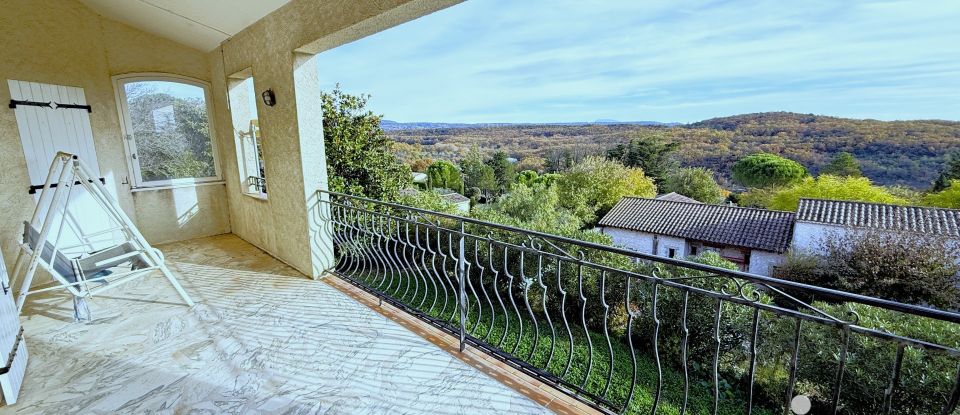 Maison 10 pièces de 210 m² à La Garde-Adhémar (26700)