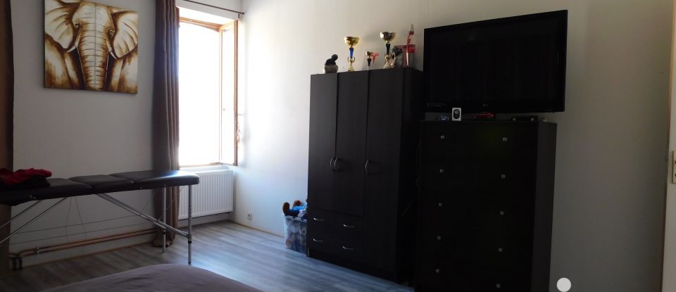 House 8 rooms of 210 m² in Treignat (03380)