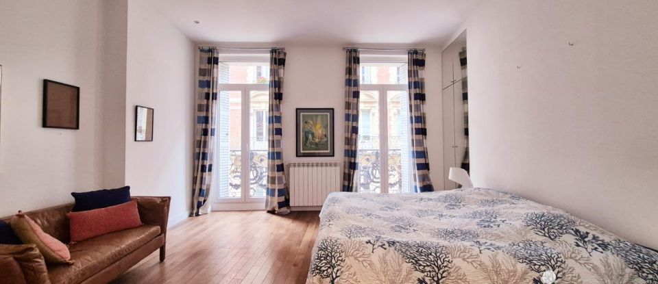 Appartement 6 pièces de 185 m² à Paris (75016)