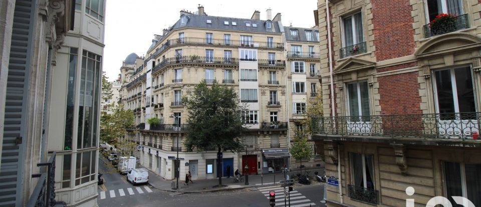 Appartement 6 pièces de 185 m² à Paris (75016)