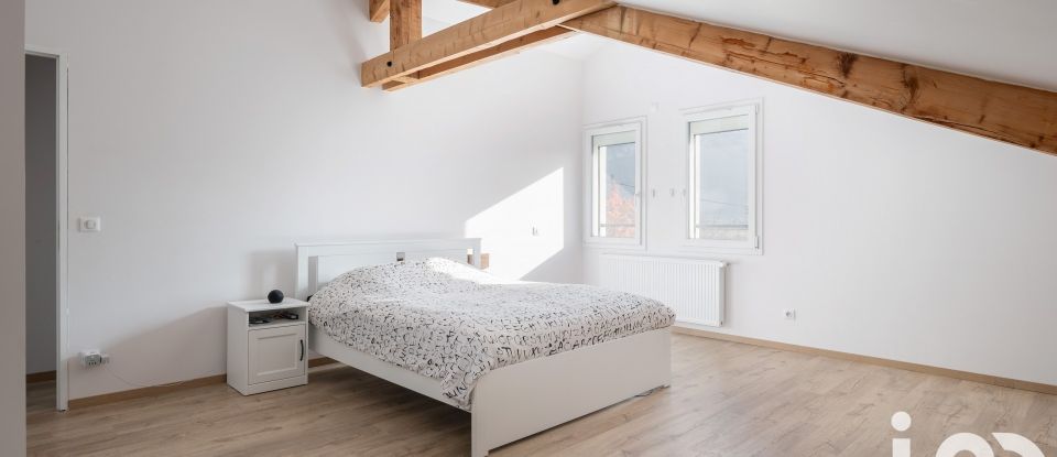 Maison 6 pièces de 238 m² à Saint-Jean-de-Moirans (38430)