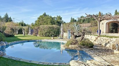 Bastide 8 pièces de 263 m² à Mouriès (13890)