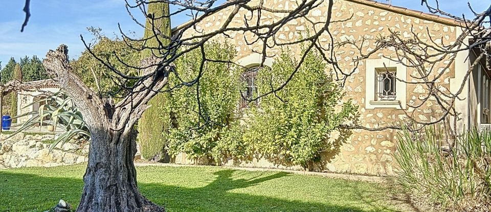 Bastide 8 pièces de 263 m² à Mouriès (13890)