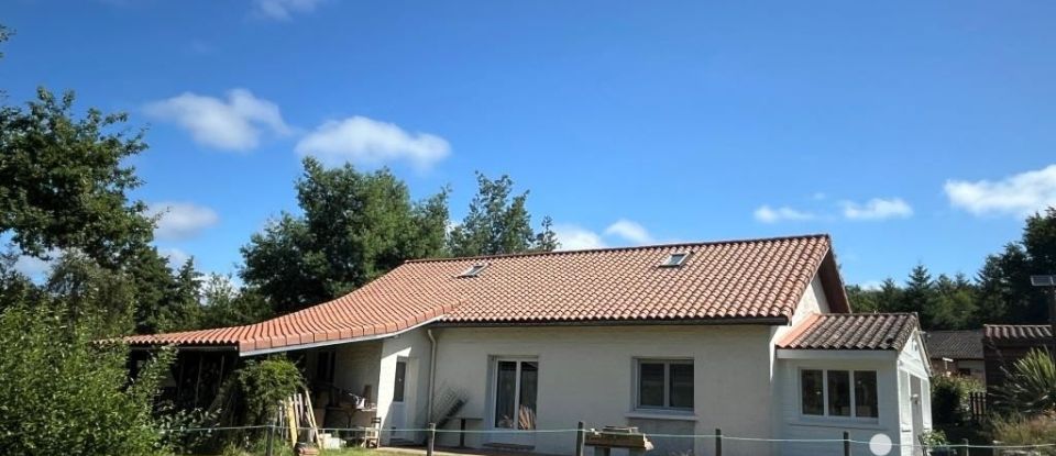 House 17 rooms of 420 m² in Augignac (24300)