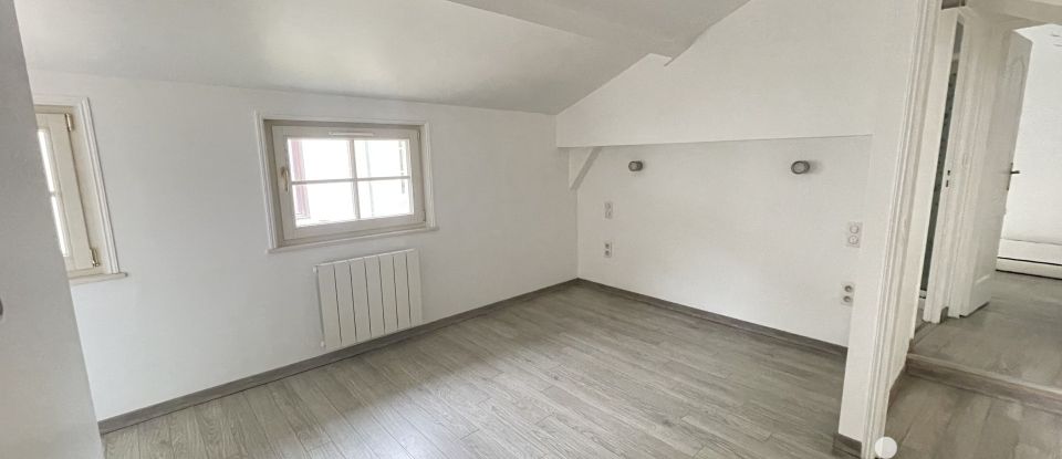 Apartment 5 rooms of 127 m² in Châlons-en-Champagne (51000)