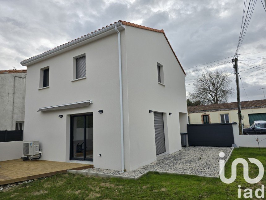 House 4 rooms of 93 m² in Bouguenais (44340)