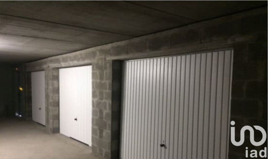 Parking/garage/box de 13 m² à Melun (77000)