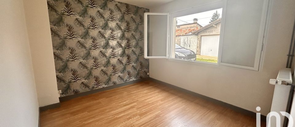 Maison 2 pièces de 62 m² à Saint-Claud (16450)