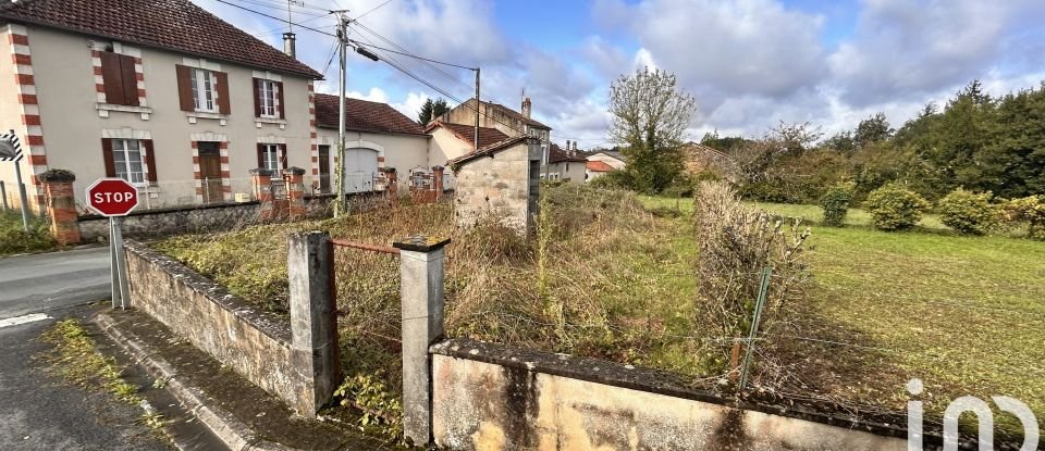 Maison 2 pièces de 62 m² à Saint-Claud (16450)