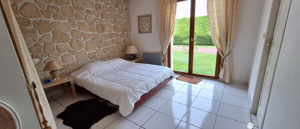 House 6 rooms of 175 m² in Lamothe-Montravel (24230)