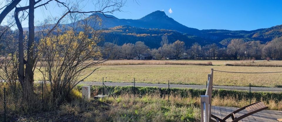 Maison 4 pièces de 102 m² à Castellane (04120)