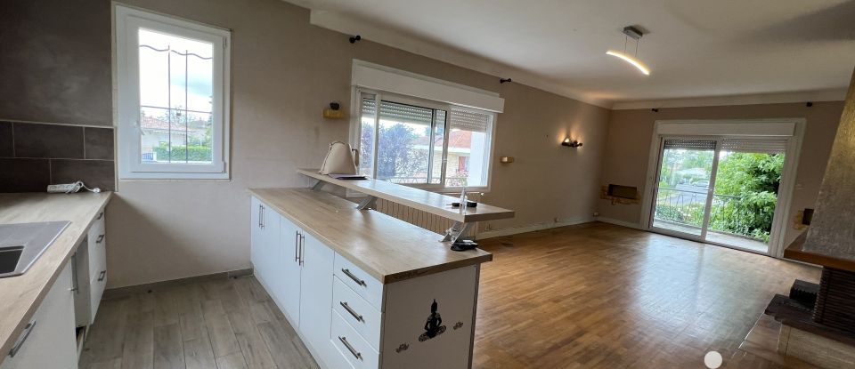 Maison 10 pièces de 240 m² à Le Passage (47520)