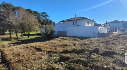 Land of 700 m² in Boucau (64340)