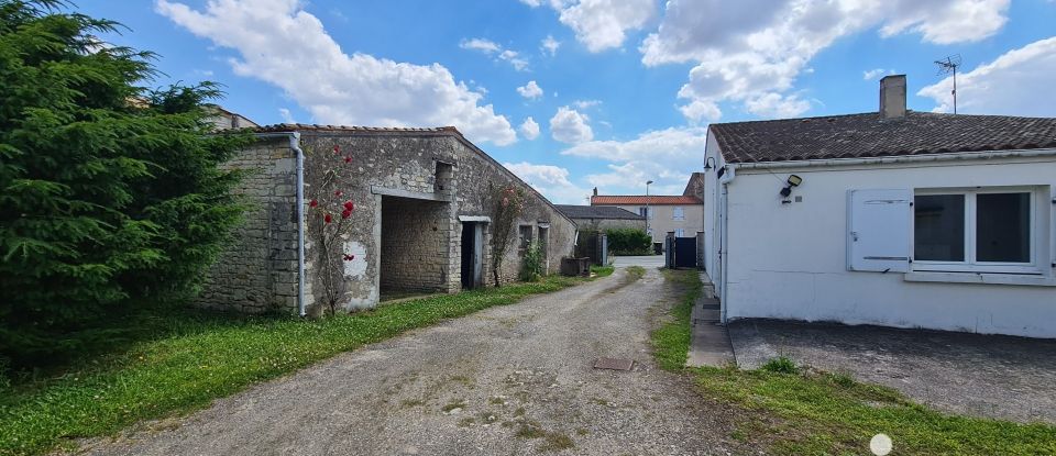 Maison traditionnelle 6 pièces de 120 m² à Sainte-Soulle (17220)