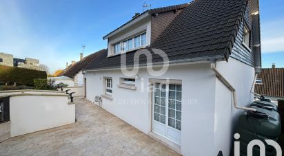 Maison traditionnelle 5 pièces de 119 m² à Rouxmesnil-Bouteilles (76370)