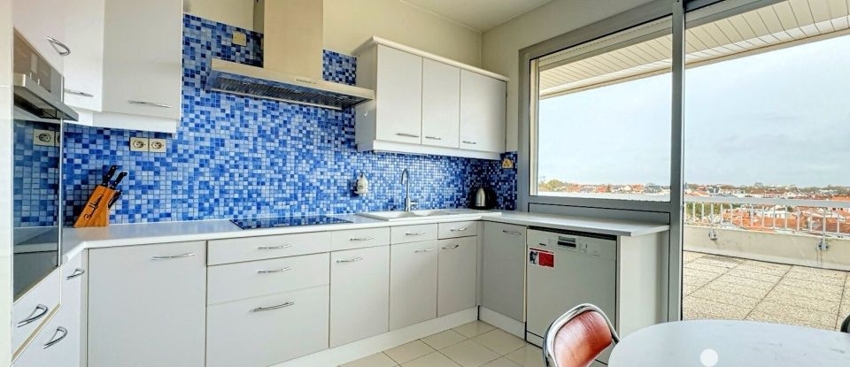 Apartment 7 rooms of 172 m² in La Rochelle (17000)