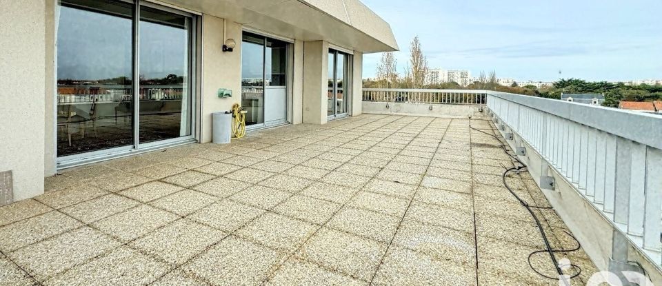 Apartment 7 rooms of 172 m² in La Rochelle (17000)