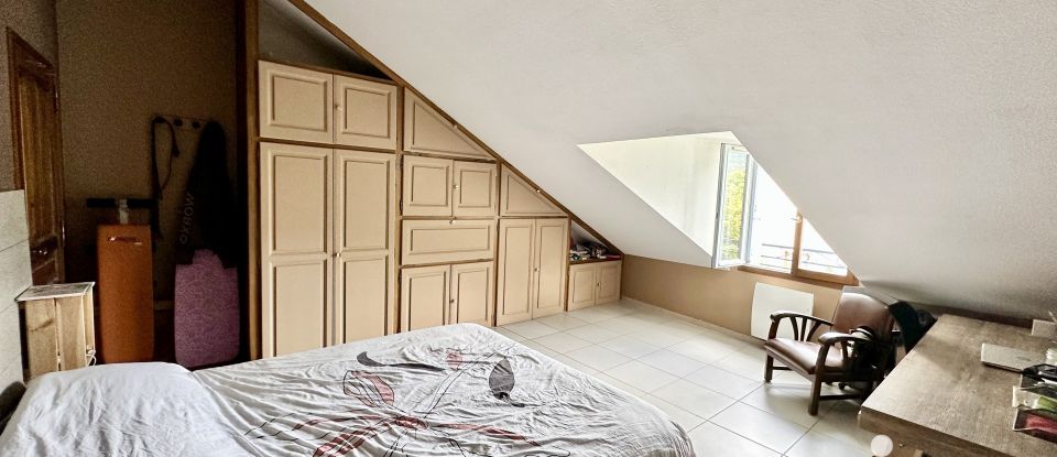 Duplex 5 pièces de 95 m² à Embrun (05200)