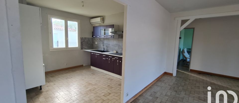 Maison 4 pièces de 112 m² à Allègre-les-Fumades (30500)