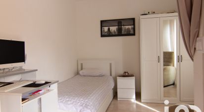 Appartement 5 pièces de 90 m² à Fréjus (83600)