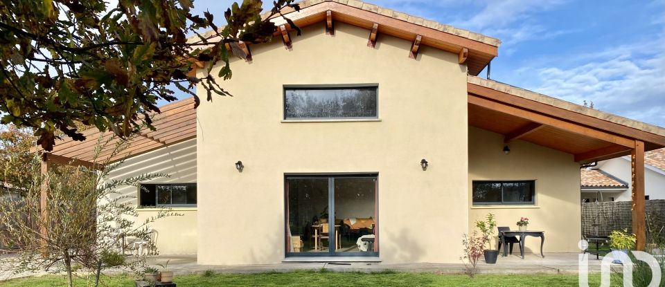 Maison 5 pièces de 150 m² à Hourtin (33990)