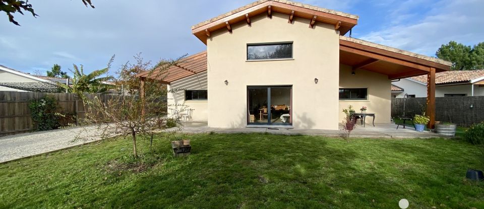 Maison 5 pièces de 150 m² à Hourtin (33990)