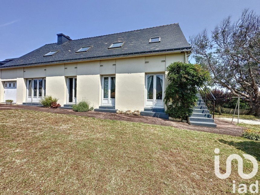 Maison traditionnelle 10 pièces de 164 m² à Quiberon (56170)