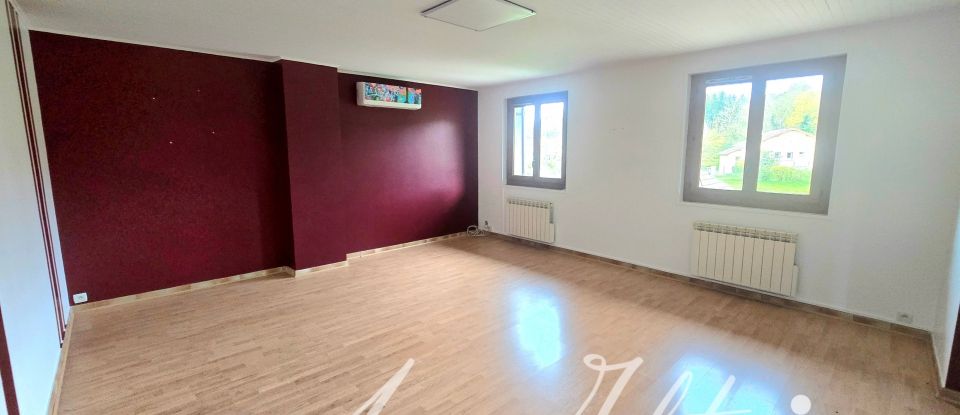 Maison de campagne 8 pièces de 236 m² à Saint-Victor-de-Cessieu (38110)