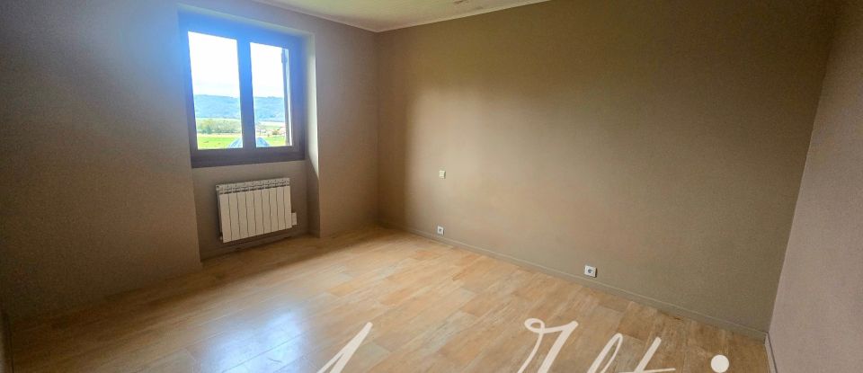 Maison de campagne 8 pièces de 236 m² à Saint-Victor-de-Cessieu (38110)