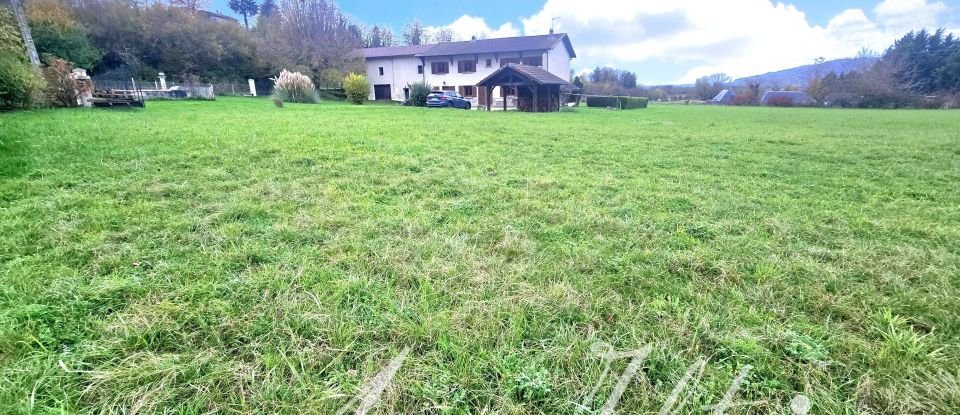 Maison de campagne 8 pièces de 236 m² à Saint-Victor-de-Cessieu (38110)