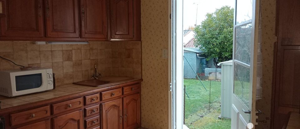 House 3 rooms of 62 m² in Mauzé-sur-le-Mignon (79210)